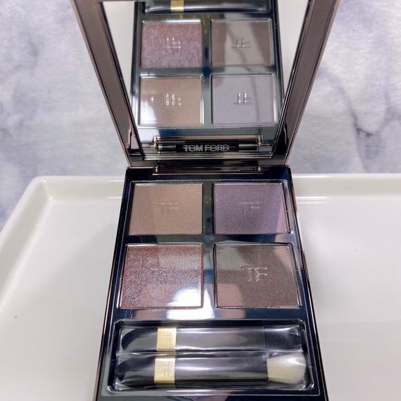 Tom Ford Quad Eyeshadow Pallete with 2 Applicators - Pretty Baby Shade, NEW - Picture 5 of 10